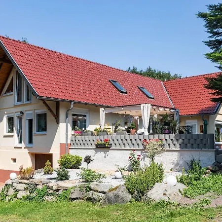 Mountain View In Kurort With Garden *