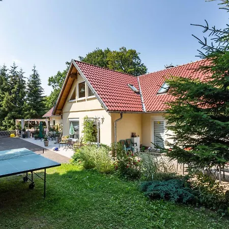 Mountain View In Kurort With Garden