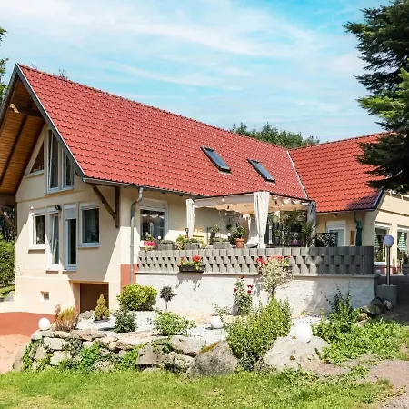 Mountain View In Kurort With Garden
